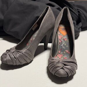 Rocket Dog Gray Women's Heels